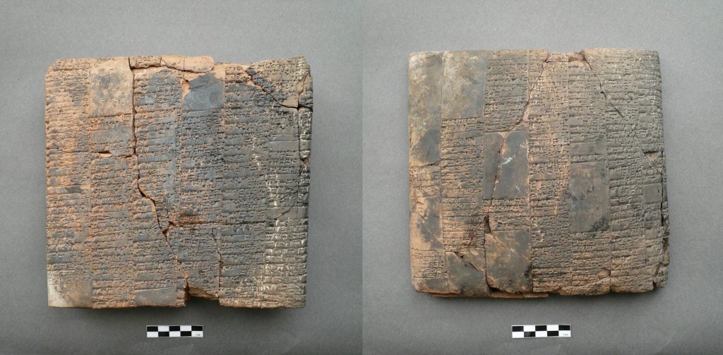 A color photograph of the front and back of the tablet AO 05676. The tablet is square and covered all over in small cuneiform writing organized into columns.